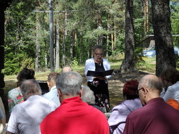 Eila Korjala esitti Aleksis Kiven, Eeva Heilalan ja Jaakko Haavion runoja.