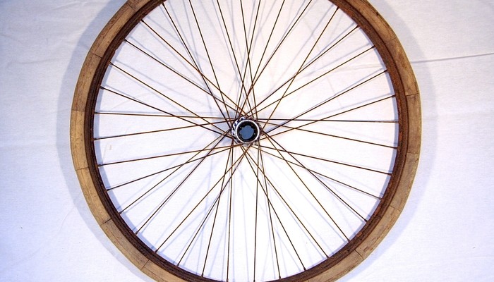 Puupyöriä on käytetty polkupyörässä toisen maailmansodan aikana.