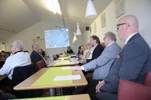 M&auml;ntt&auml;rin suvun valtuuskunta kokoontui viime vuonna perinteiseen kev&auml;tkokoukseensa lapinj&auml;rvel&auml;isess&auml; kahvila&ndash;ravintolassa.