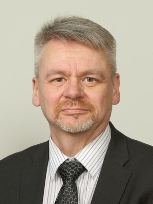 Valtuuskunnan varapuheenjohtajana toimiva vantaalainen Olli Sipil&auml; pit&auml;&auml; haastavimpana ker&auml;tyn sukutiedon s&auml;ilytt&auml;mist&auml;.