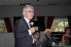 Sukuyhdistyksen puheenjohtaja, suvun p&auml;&auml;mies Anssi Paasivirta her&auml;tteli valtuuskuntaa pohtimaan muun muassa M&auml;ntt&auml;rinm&auml;ell&auml; sijaitsevan sukumuseon kehitt&auml;mist&auml;.
