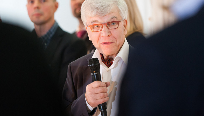 – Haastamme muutkin sukuyhdistykset mukaan kestävän kehityksen sitoumukseen, Mänttärin Sukuyhdistyksen valtuuskunnan puheenjohtaja Anssi Paasivirta sanoi.