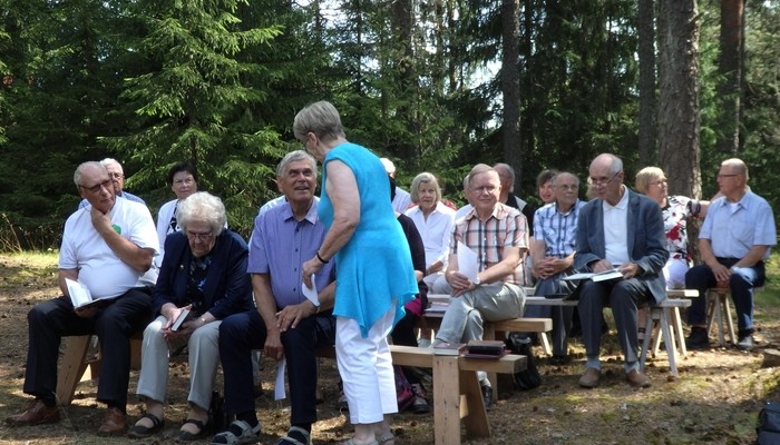 Sukuseurat kokosi tänä vuonna Liikkalan Heinäkalliolle lähes 60 sukulaista.