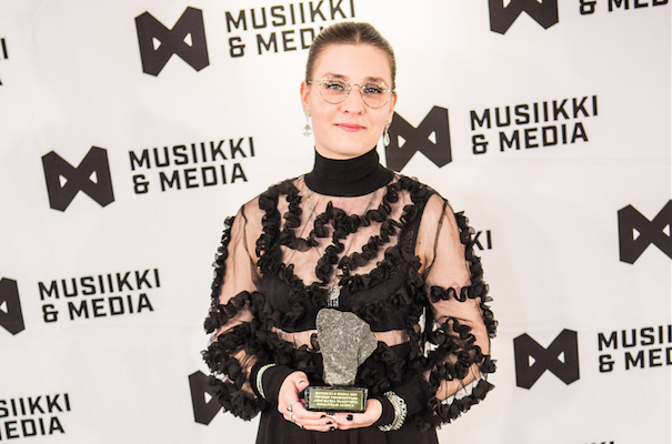 Helsinkiläinen Aino-Maria Paasivirta palkittiin musiikkialan vuoden promoottorina.
